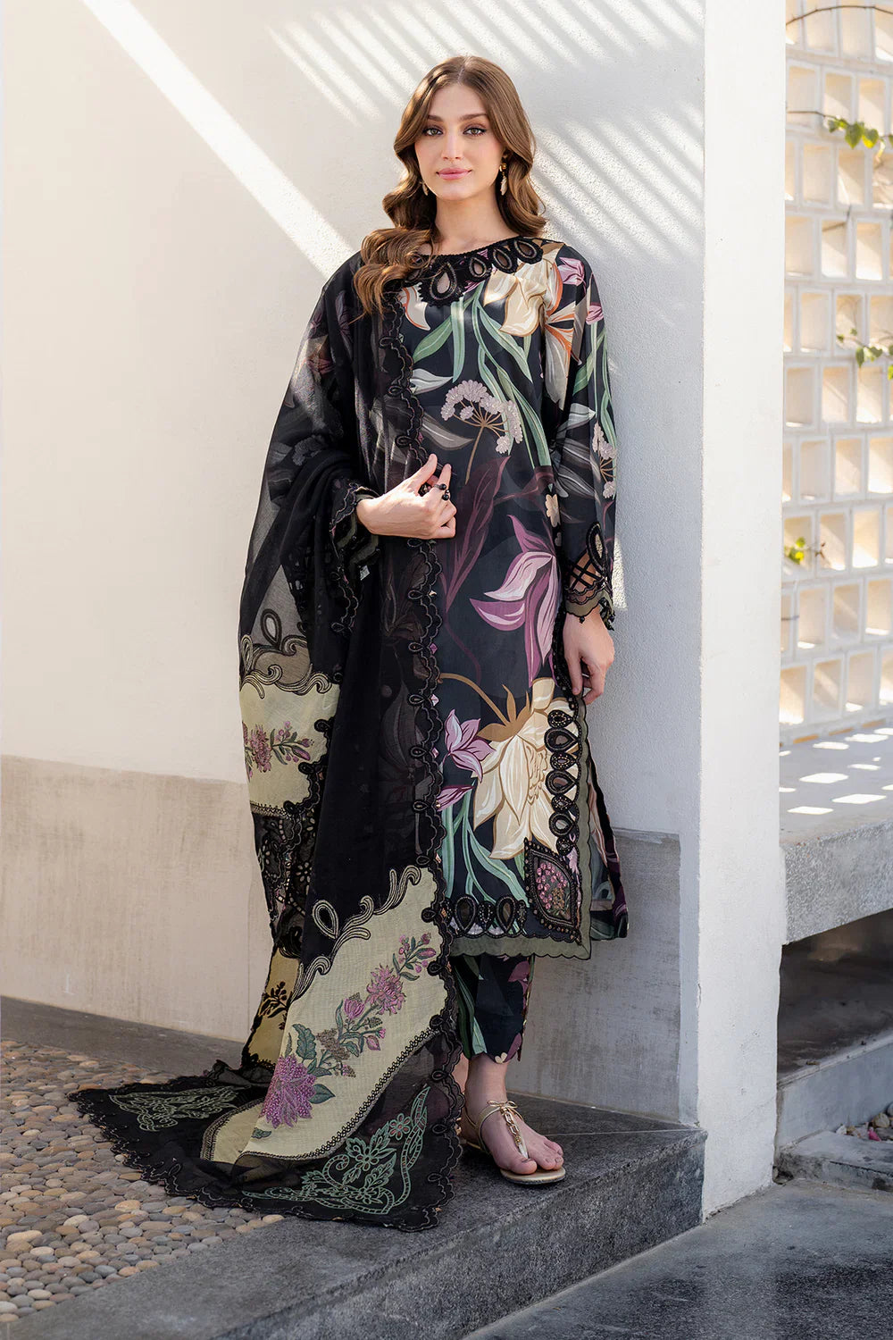 Baroque - Premium 3 Piece LAWN Printed Embroidered SHIRT WITH Chiffon EMB DUPATTA AND TROUSER - FT 822