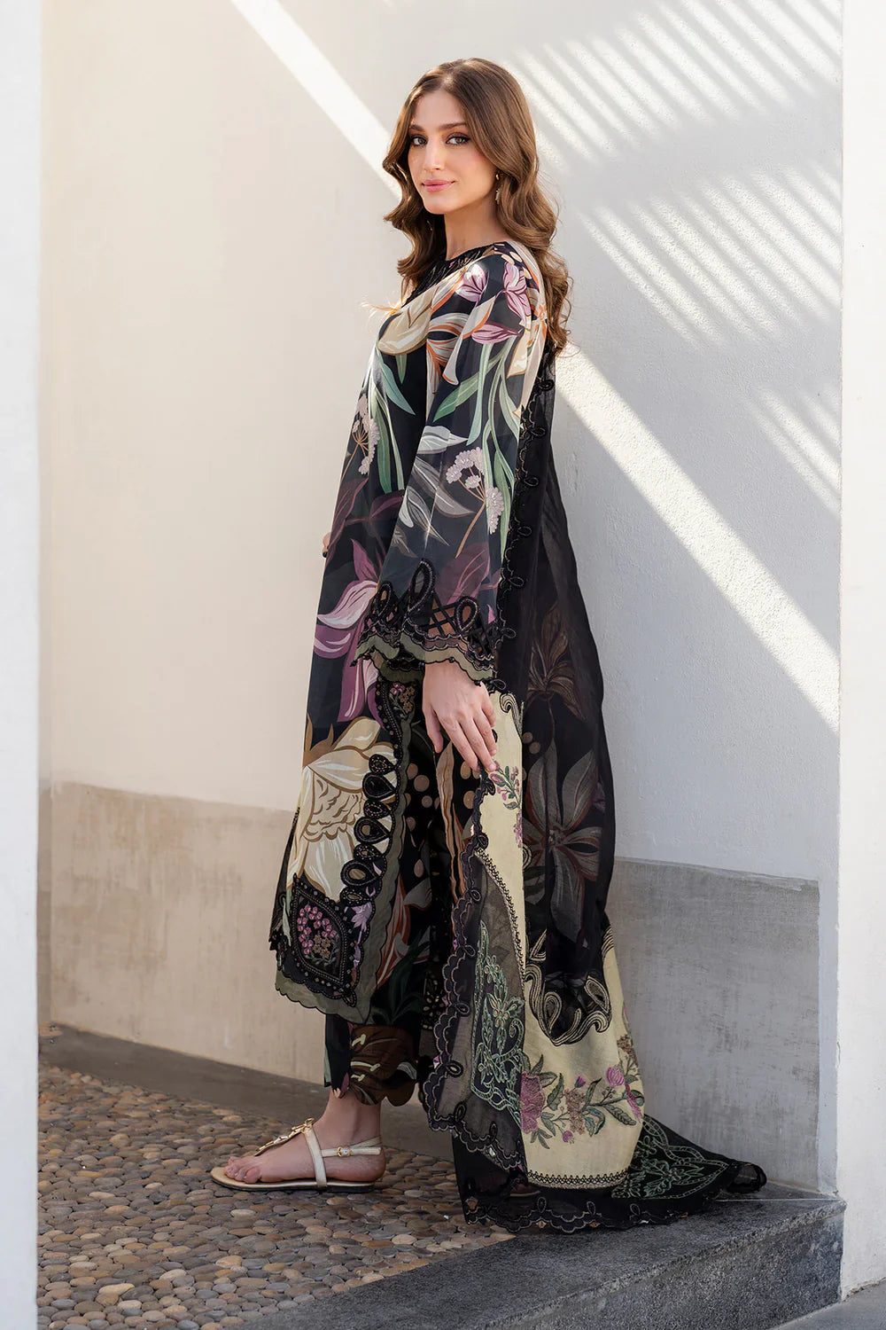 Baroque - Premium 3 Piece LAWN Printed Embroidered SHIRT WITH Chiffon EMB DUPATTA AND TROUSER - FT 822