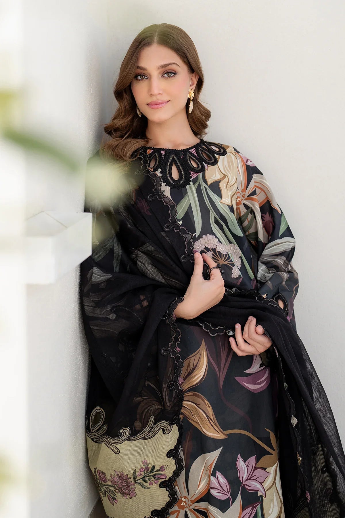 Baroque - Premium 3 Piece LAWN Printed Embroidered SHIRT WITH Chiffon EMB DUPATTA AND TROUSER - FT 822