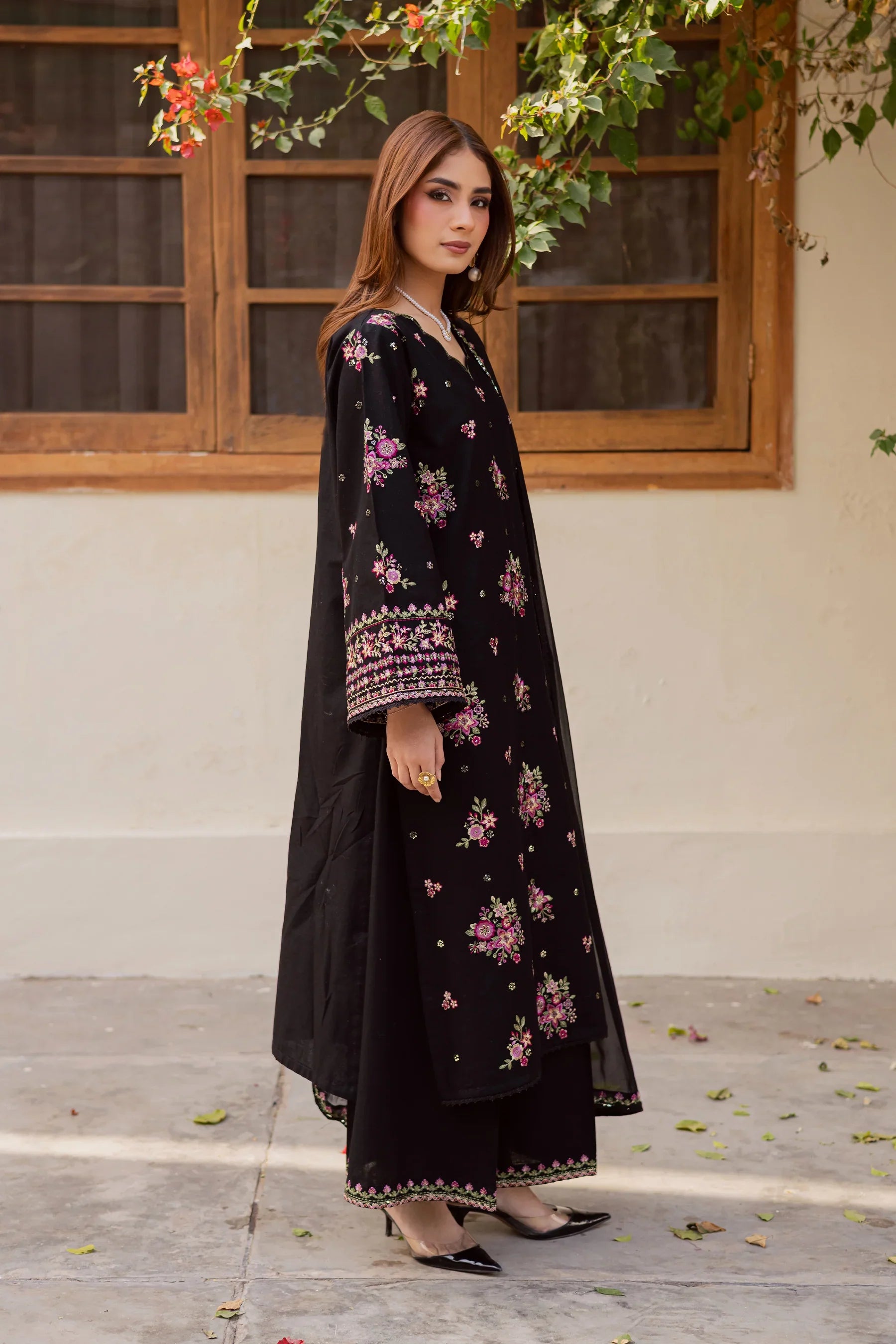 BATIK-3PC LAWN EMBROIDERED SHIRT WITH CHIFFON EMBROIDERED DUPATTA AND EMB TROUSER-BIC-4766