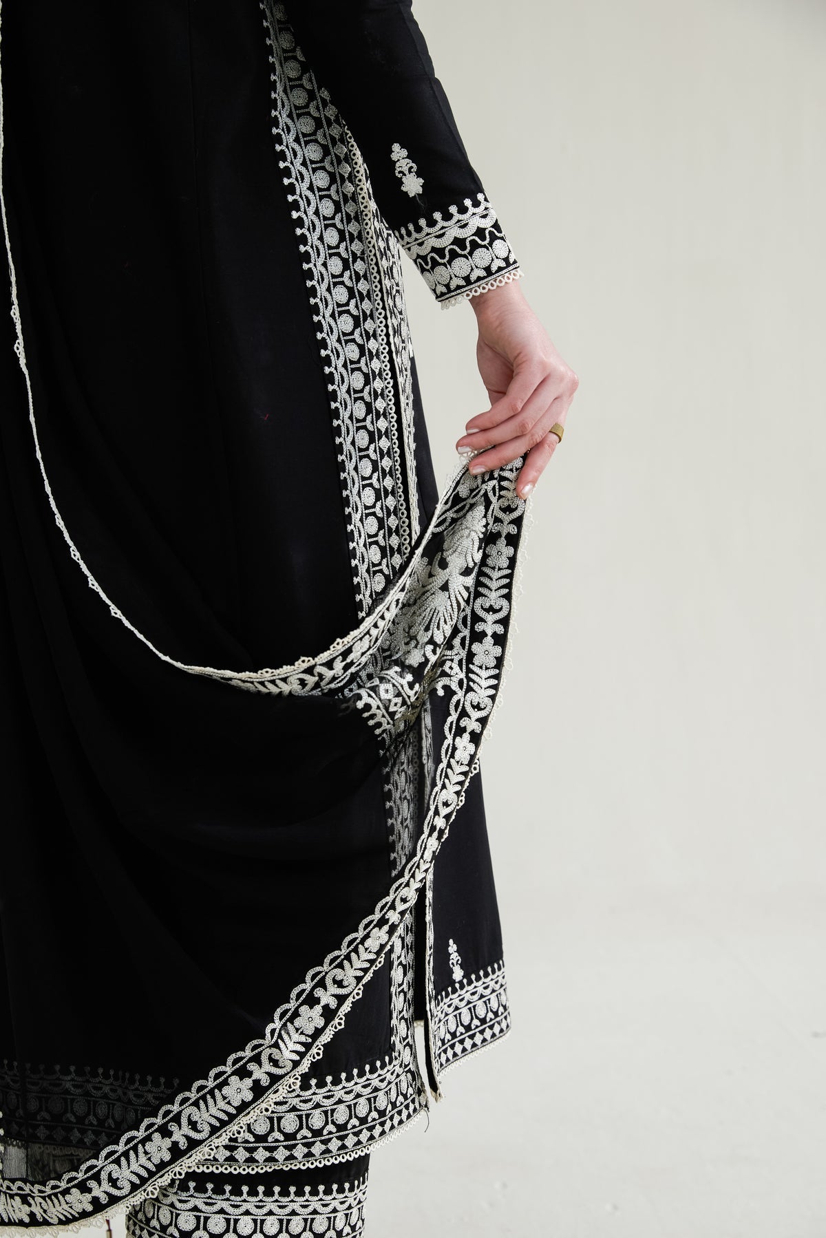 ZAIB-Premium 3 Piece Lawn EMBROIDERED SHIRT WITH KHADDI NET EMBROIDERED DUPATTA AND TROUSER-BIC-4778